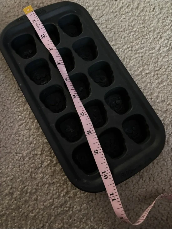 Wilton Skull Ice Cube trays - Picture 4 of 4